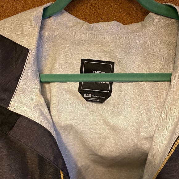 North Face Rain Jacket - Picture 5 of 7